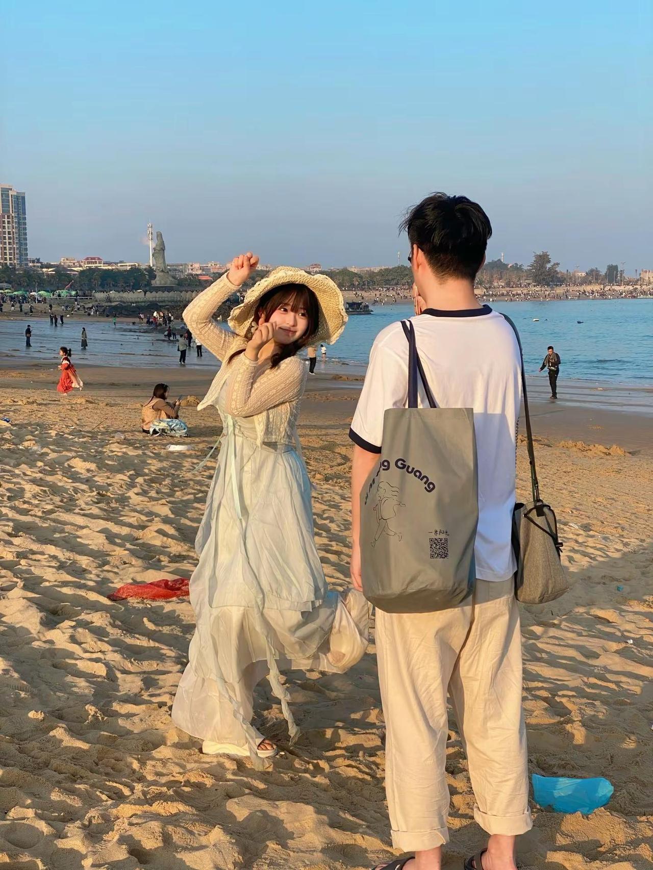 白菜对我笑第三视角第三视角看网红 魔性舞蹈  路人视角 白菜对我笑