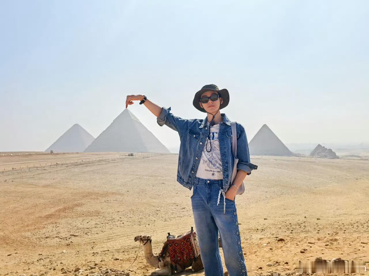 龚俊出国就馋这一口辣椒酱 太懂了[求饶]中国人中国胃龚俊出国的美食解药 ​​​