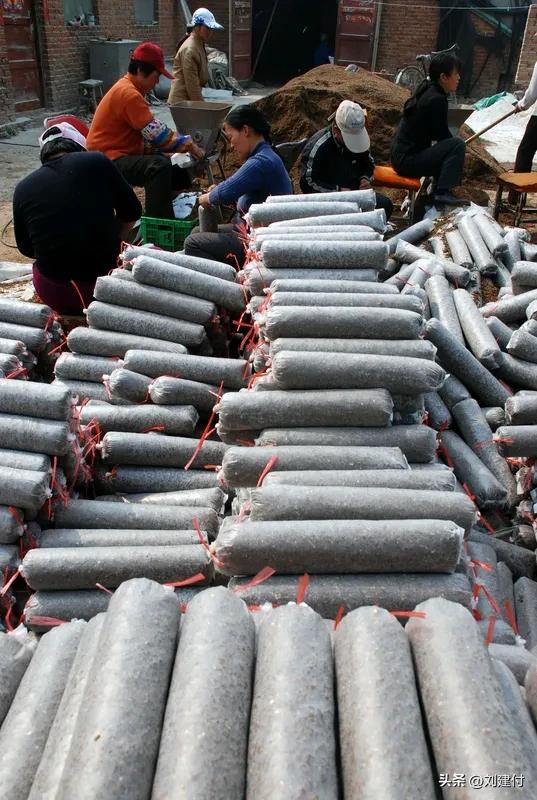 河南企业靠加工玉米芯年入4.5亿 河南企业靠加工玉米芯年入4.5亿，堪称“废物利