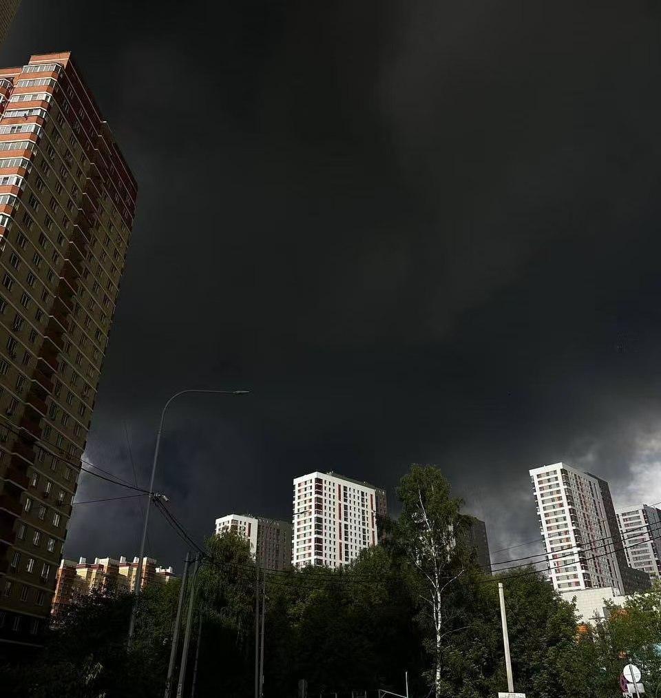 整个莫斯科，爆炸形成巨大黑烟压城！莫斯科正在遭到879年建城史最严重打击之一！莫