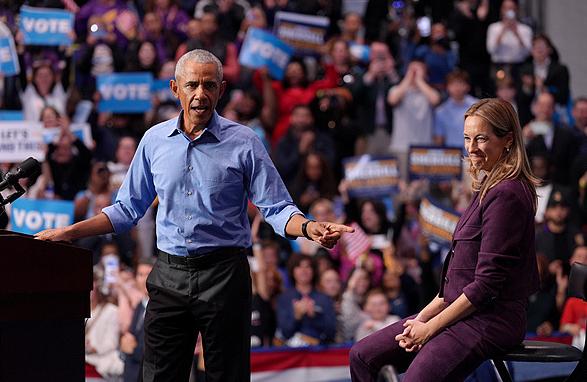 奥巴马又怼特朗普政府，“无法无天！”

美国前总统奥巴马又开怼了。当地时间11月