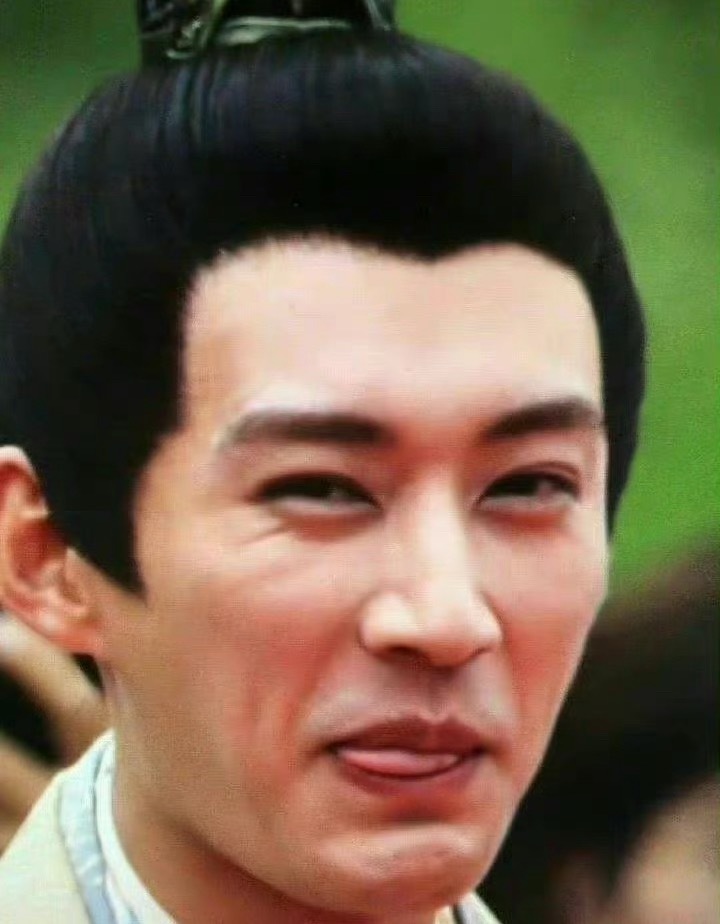 期待刘学义新的演绎~羡慕你们解锁了刘学义新形象，帅气的哥哥谁不爱看呢？学义的杂志