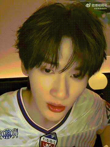 余宇涵说了绿队口号是什么 本来只是运动会一个不起眼小插曲，余宇涵却细细琢磨细节，