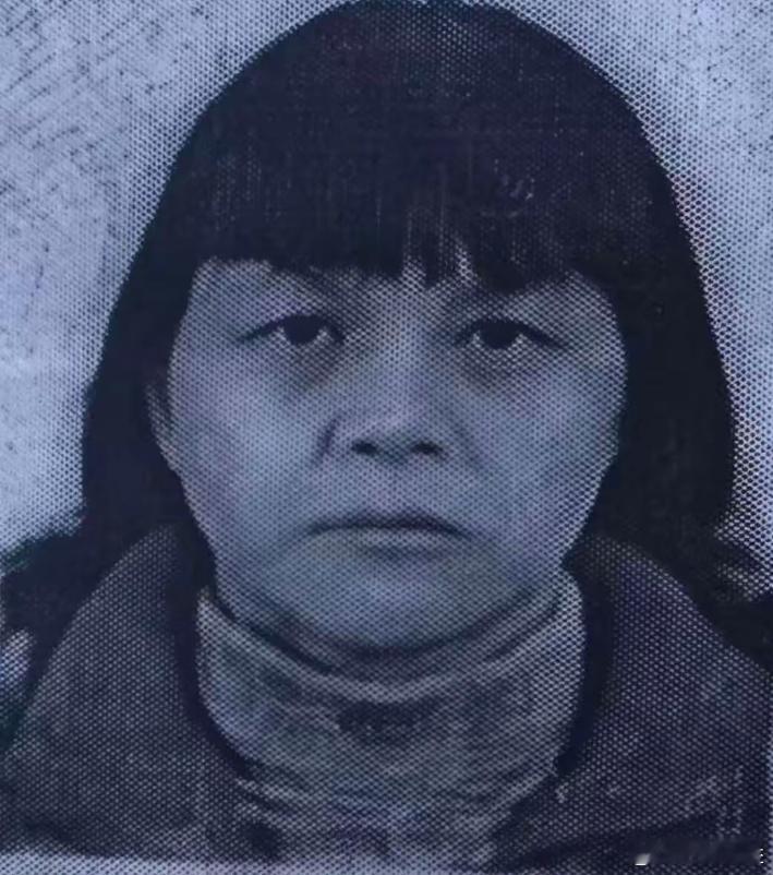 据新京报，9月9日，“梅姨”谢家梅2010年的证件照曝光，其家属称曾拿她的证件照
