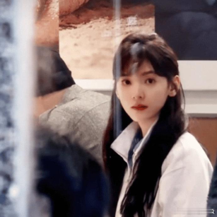 #白敬亭难哄路透#白敬亭、章若楠《难哄》拍摄剧中造型，这样的桑延和温以凡值得期待