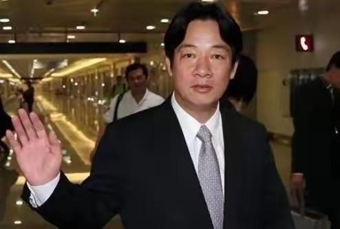 赖清德最近又翻出一套"失传已久"的歪理——说什么大陆对台七十年没"有效管治"，所