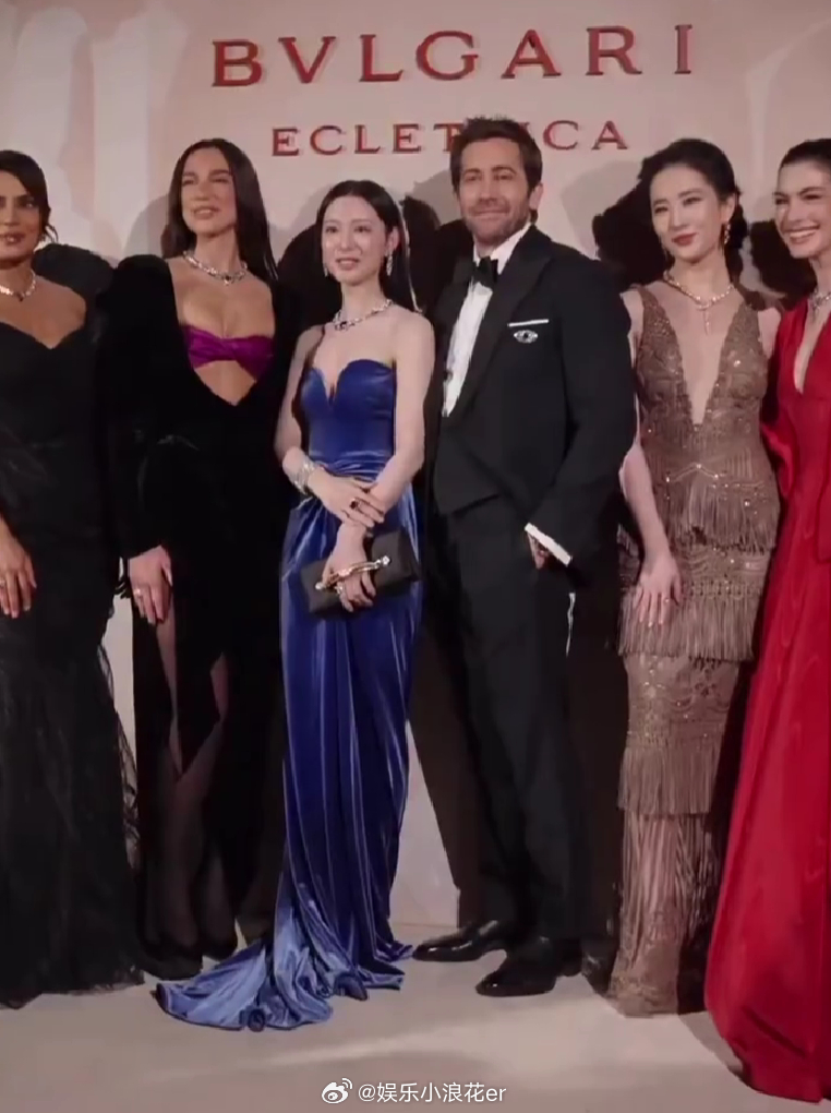 刘亦菲安妮海瑟薇金智媛合照 谁来懂一下这组女明星同框含金量？ 