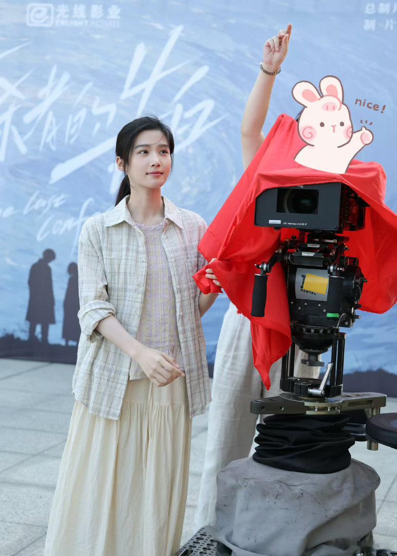 卢昱晓  lyx卢昱晓折月亮 lyx 卢昱晓云厘  宇宙中有数不清的繁星 你不是