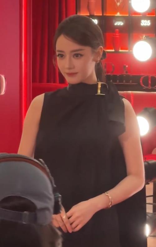 迪丽热巴活动生图频迪丽热巴女顶的人气迪丽热巴女顶的人气，迪迪丽热巴活动生图频，这