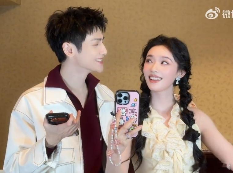 罗云熙林允杀死了剧宣比赛罗云熙和林允的互动真的太甜了，合唱时眼神都在发光[哇][