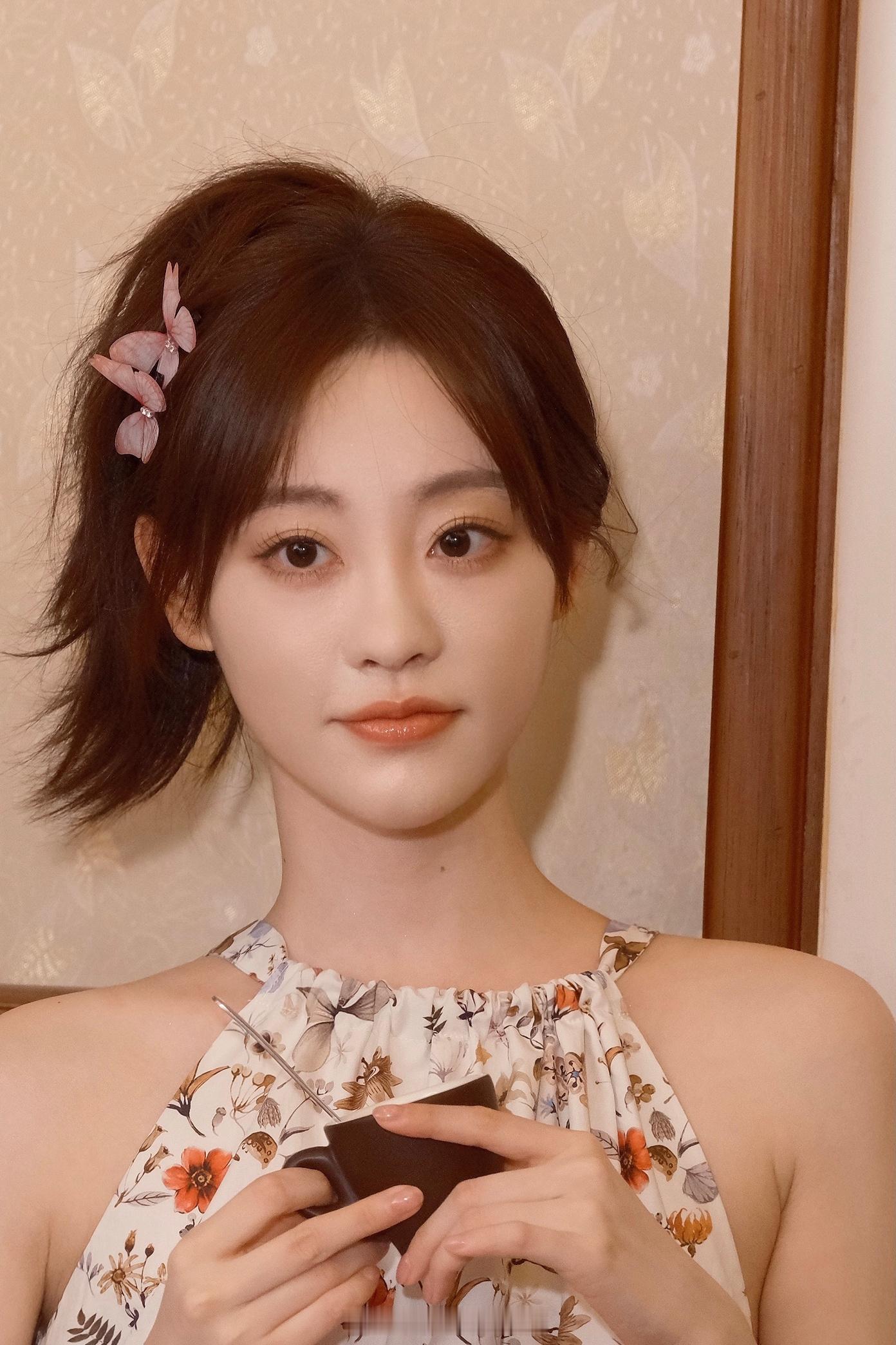 祝绪丹碎花裙小仙女 ​​​