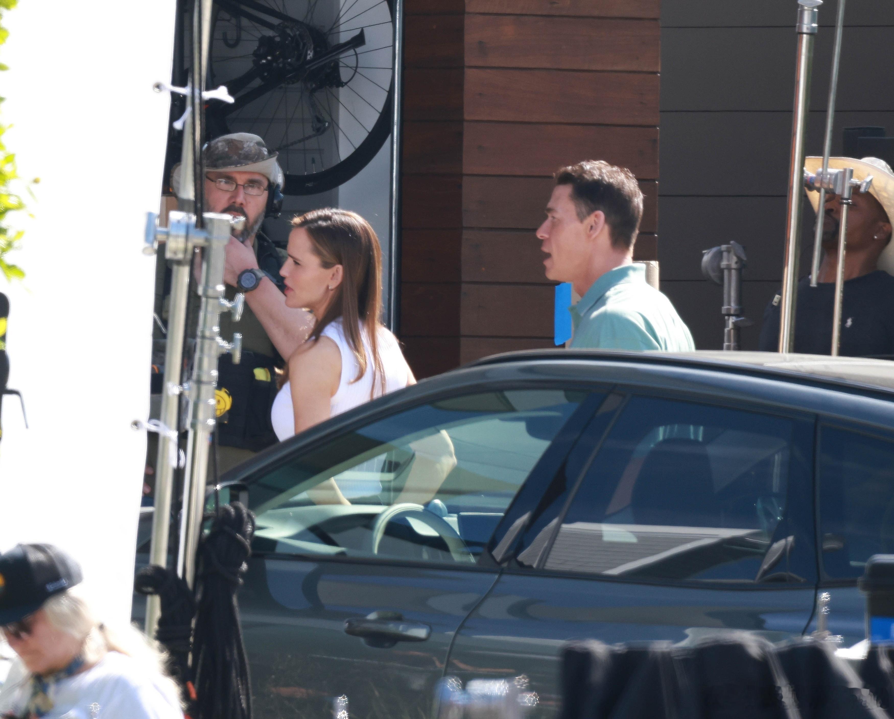 Jennifer garner詹妮弗加纳抵达斯蒂迪奥城的片场，继续为她和John