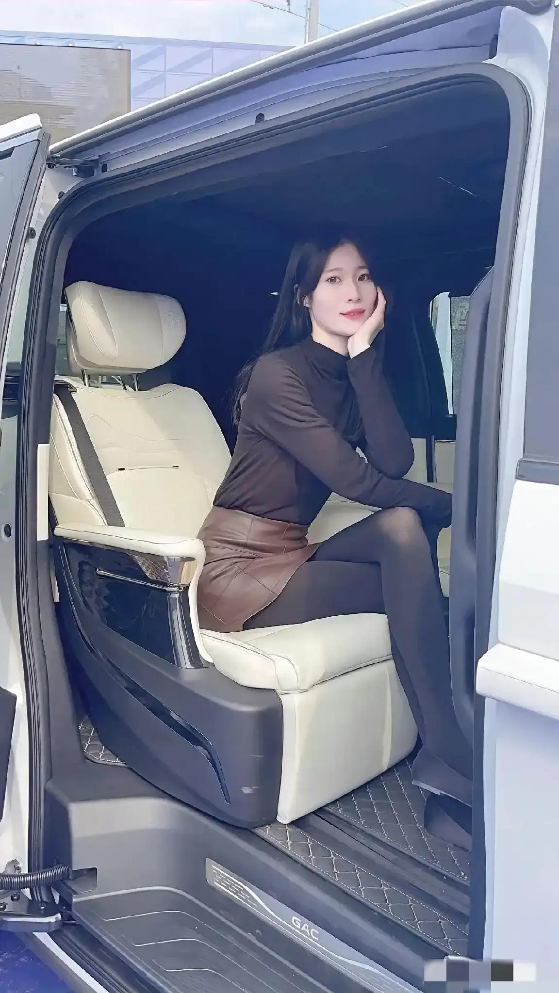 一字头破局：2026款传祺M8 HEV，以定价与设计重定义豪华混动MPV
 
当