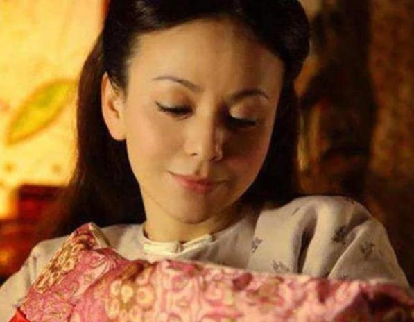 汉武帝时期，他的乳母触犯了刑法，将被士兵押赴刑场，临行前她进宫再次拜会汉武帝，走