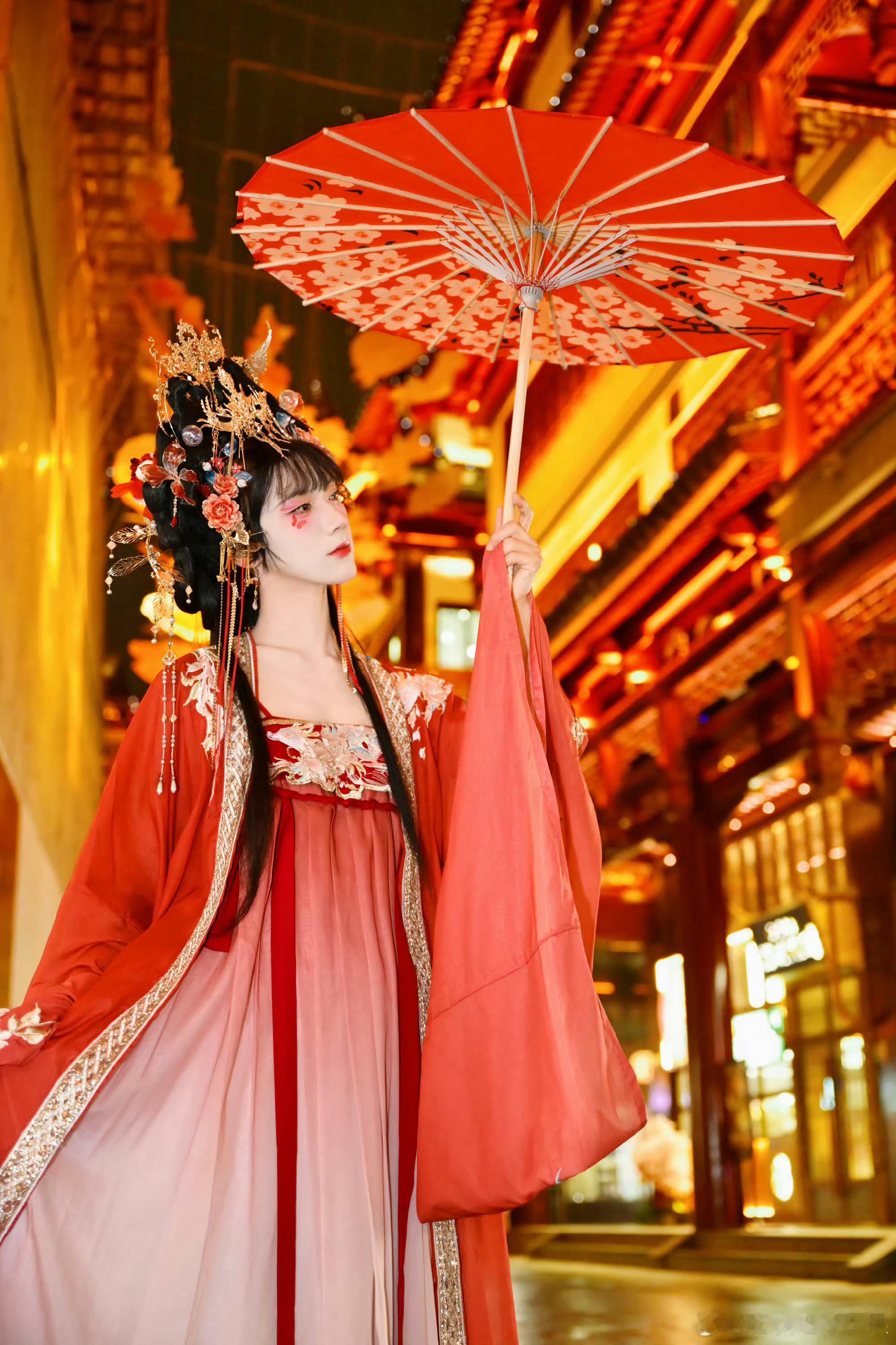 我的法。。。李永钦女装还怪漂亮的 谁的理想型 