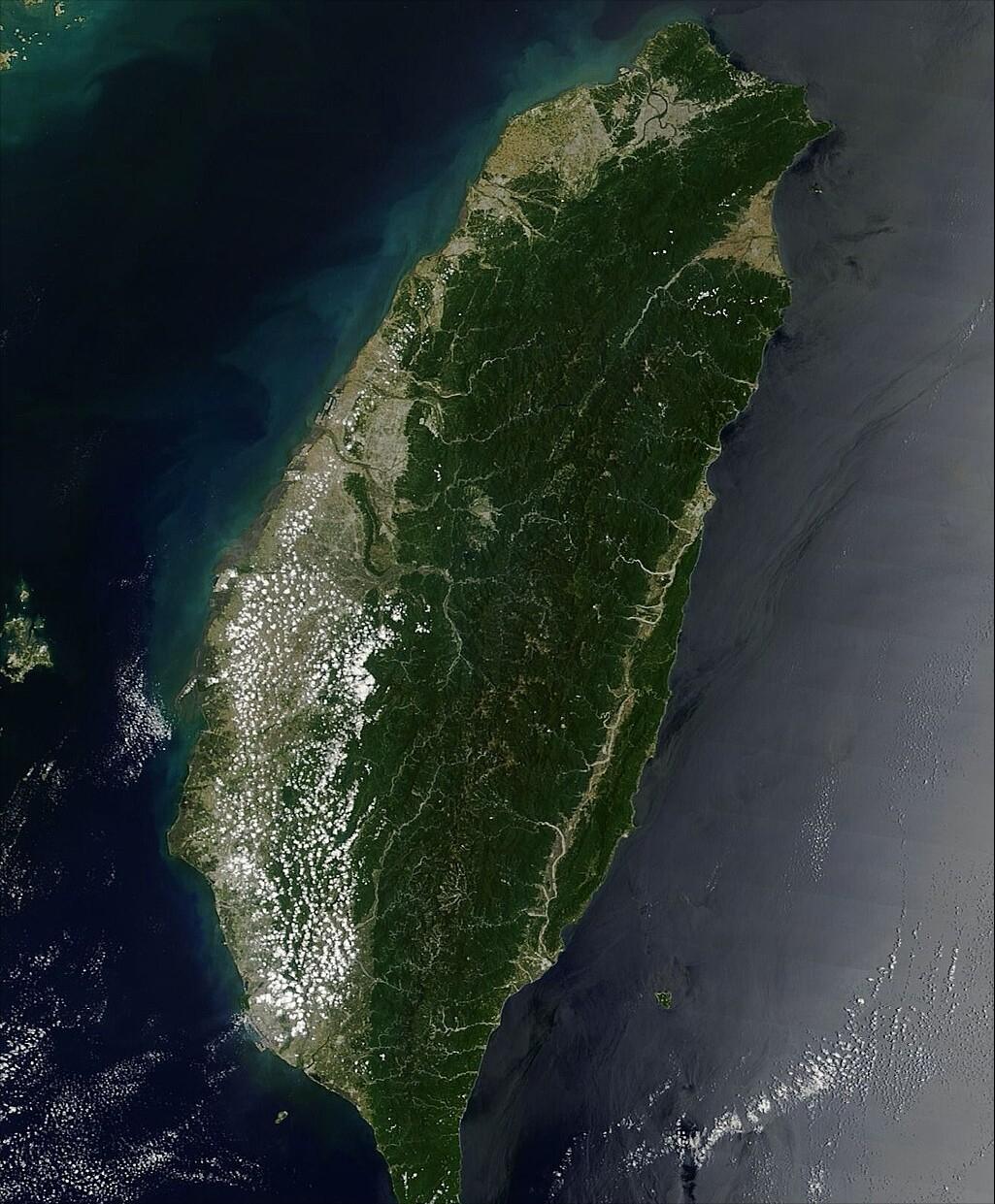 台湾岛到底有多大？这么说吧，拿陆地面积来说，辽宁省差不多有近4个台湾的领土面积，