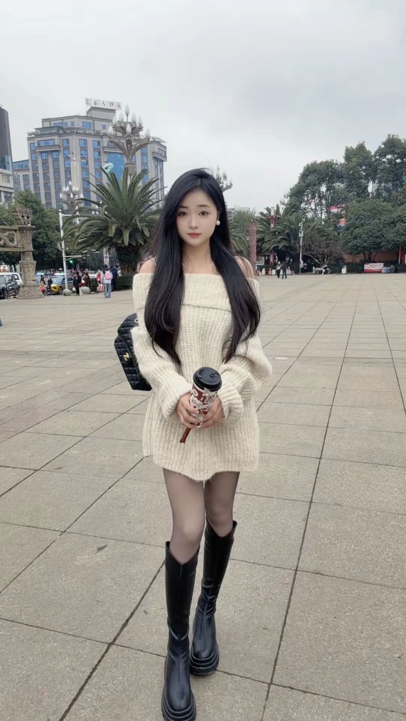 奶茶一杯快乐加倍