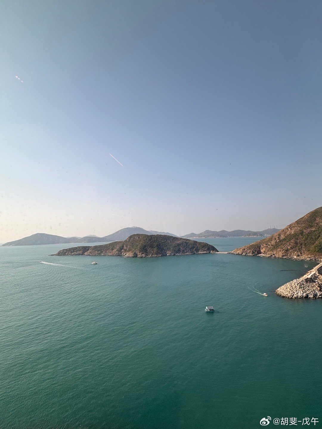 别人给你发的红包🧧，如果你不装进自己口袋里。就会飞走