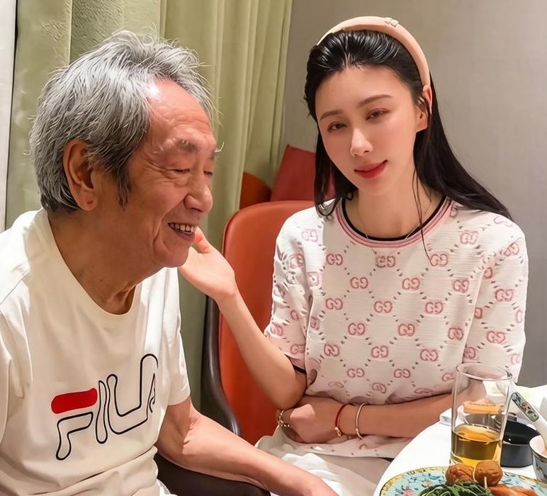 他们用现实告诉我们，努力赚钱吧，别扯哪些没用的东西！