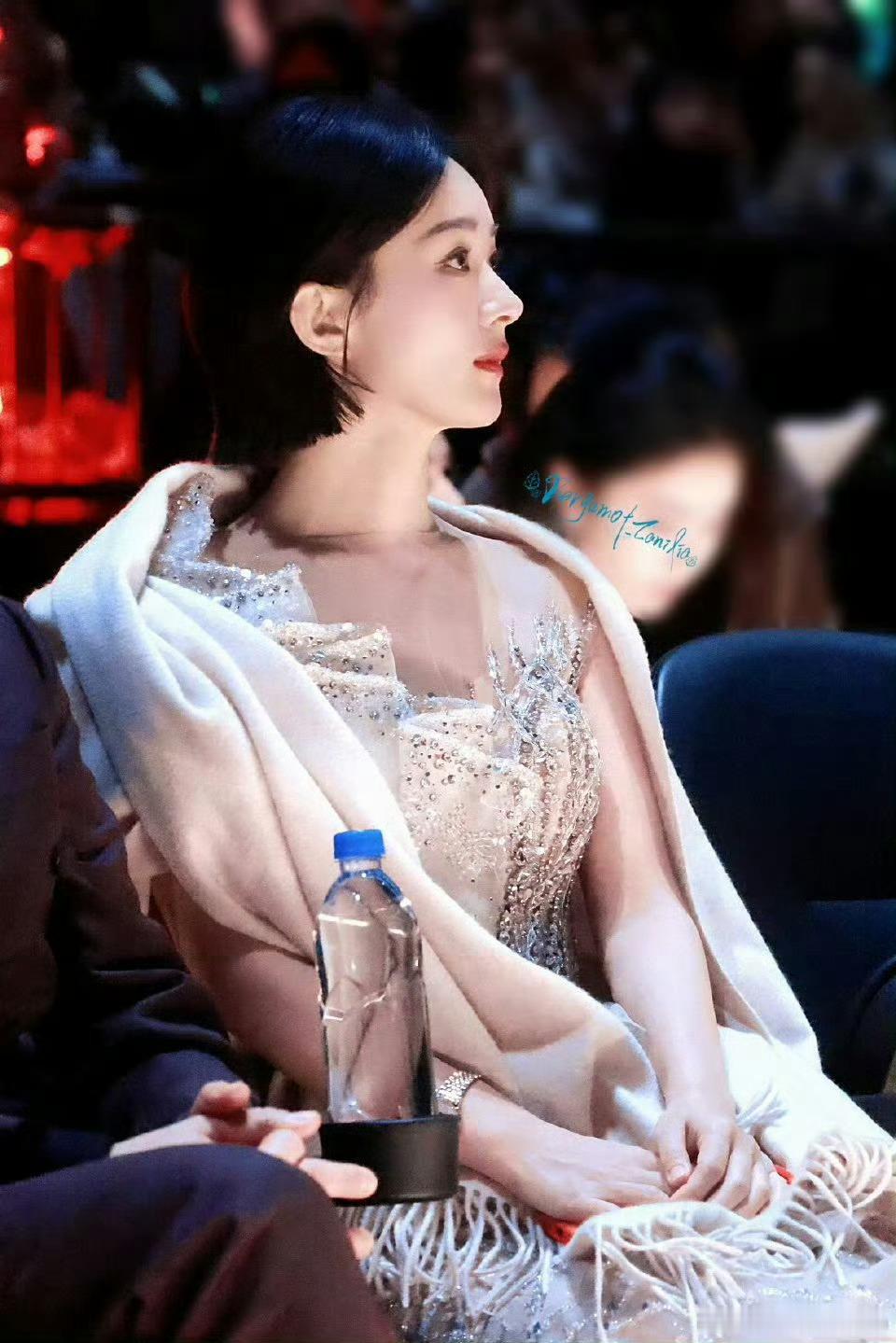 赵丽颖第二套 姐姐美成这样[泪][泪][泪] 