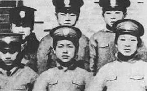 1898年3月5日，周恩来出生在淮安城内驸马巷，并在淮安度过了12个春秋。在他的
