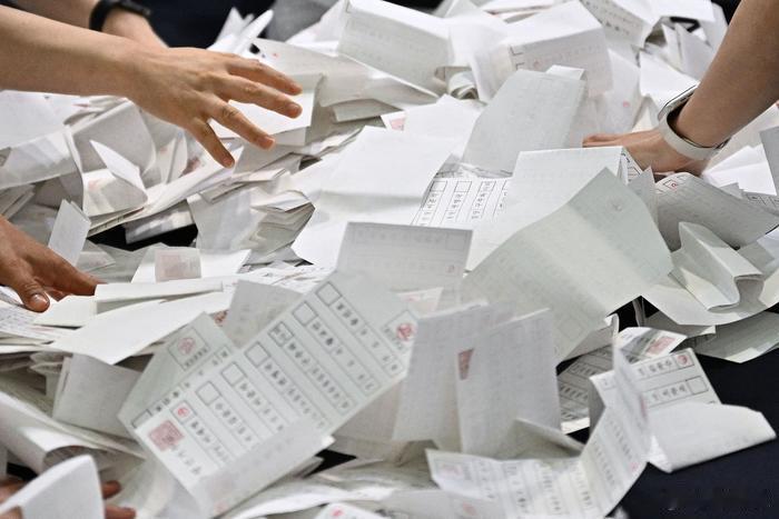 韩国大选最终结果，李在明得票率49.42%，金文洙得票率41.15%，李俊锡得票