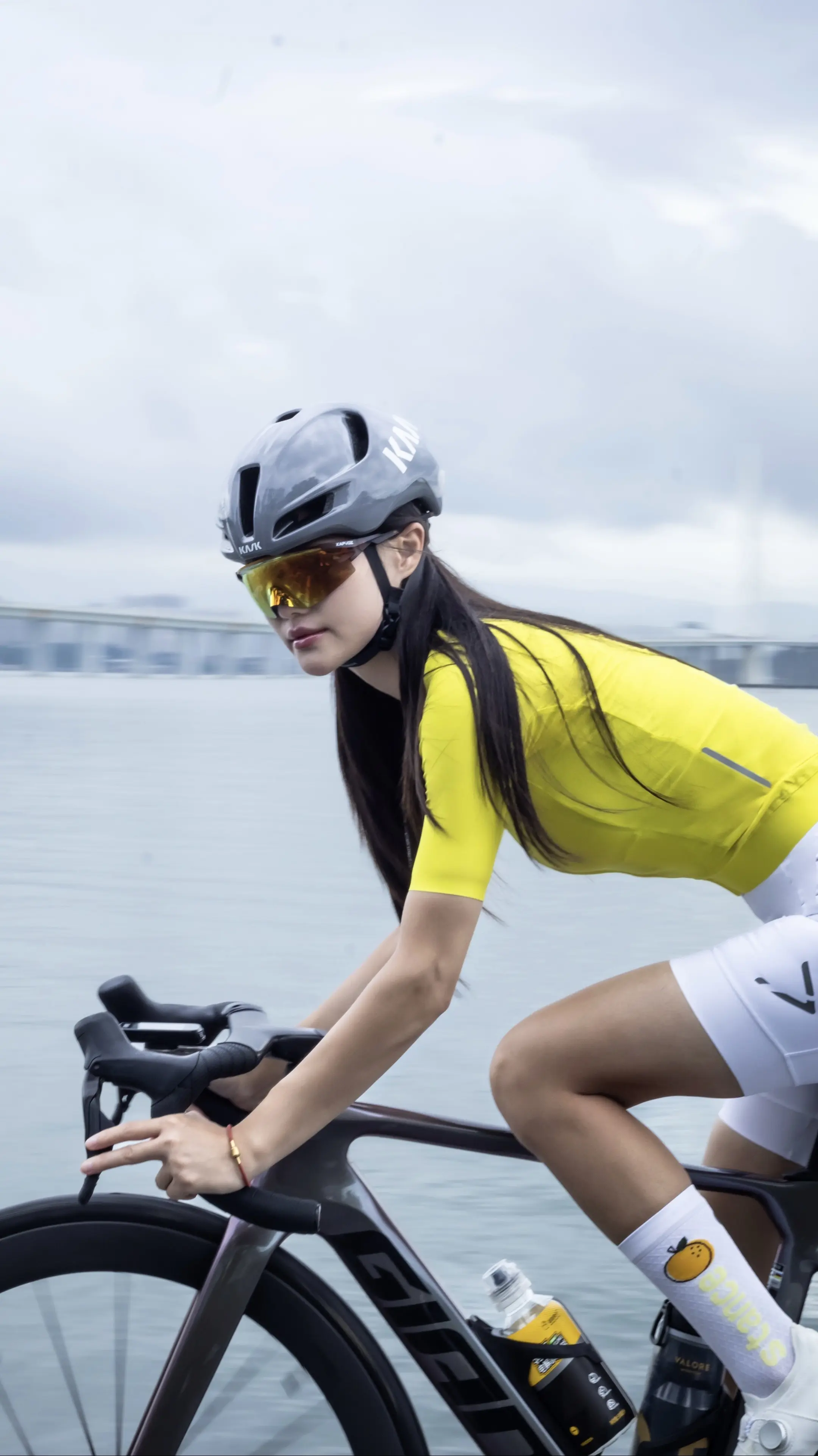 做人酒脱一点  不属于自己的不要就是了。