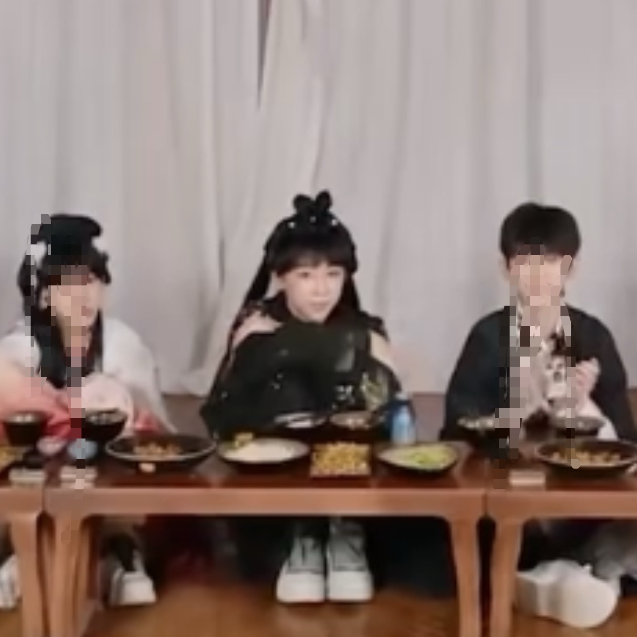 小兔子么好可爱呀 ​​​