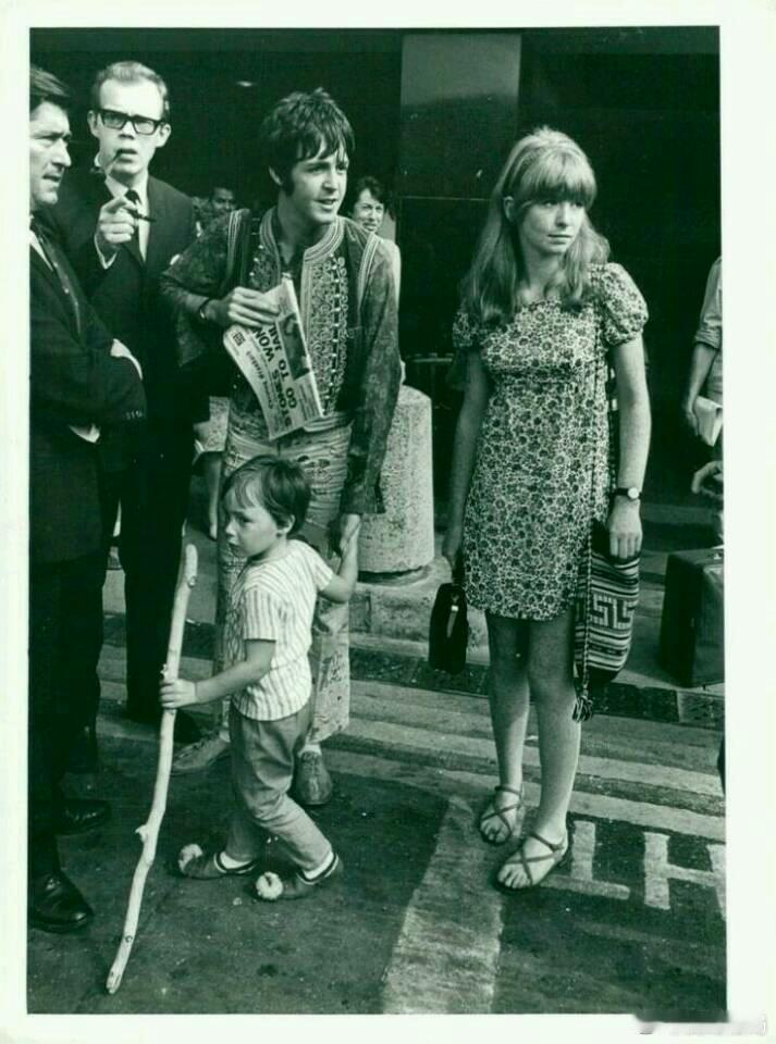 1968年，Paul McCartney和女友Jane 与John Lennon