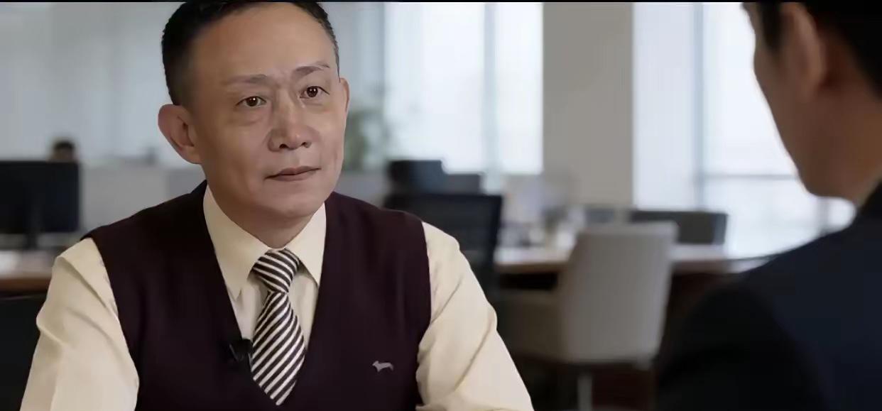 卢麒元说，那些人一心想把核心资源私有化，打着"高水平开放"的旗号，梦想照抄"国际