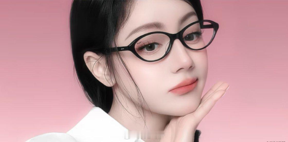 杨紫，迪丽热巴同款高智感眼镜造型，更pick谁 