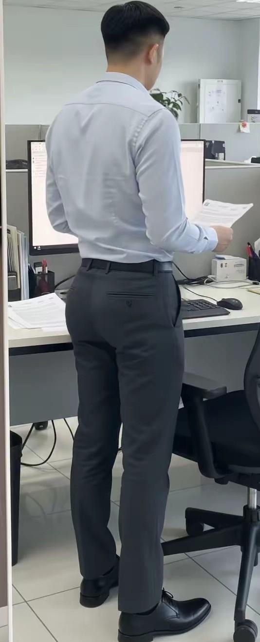 看背影能不能猜出他的真实年龄，很多人的面貌长得一点都不显老，明明是个不年轻的人了