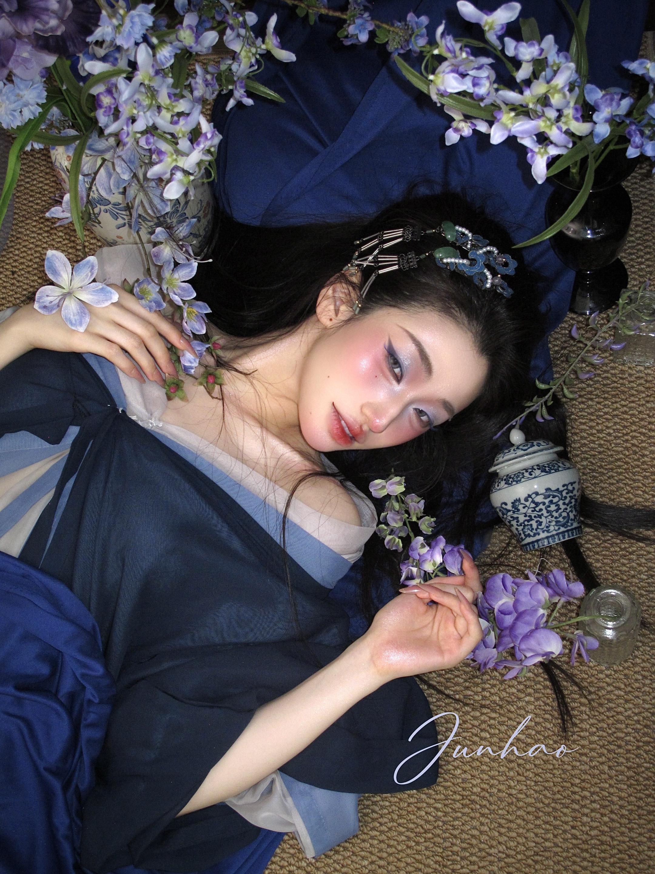 玉京子。我见犹怜