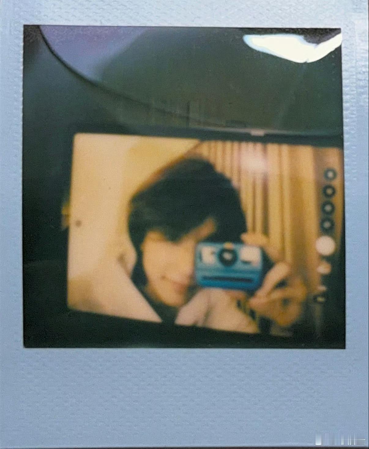 马柏全说给你们拍了张拍立得 马柏全说给你们拍了张拍立得📸三、二、一…看镜头，这