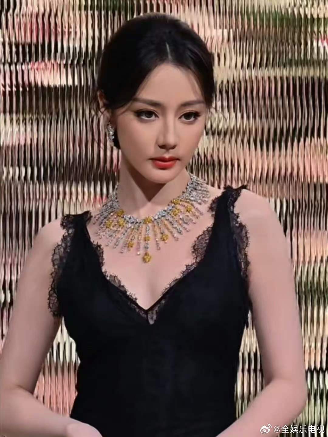 热巴生图即神图迪丽热巴工作室审美好起来了！热巴活动女王归来，生图即神图！ 