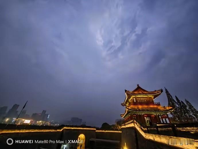 经过贸易战，科技战，回头一看，中国已经非常强大，现在要说中国短板，唯一较弱的就是