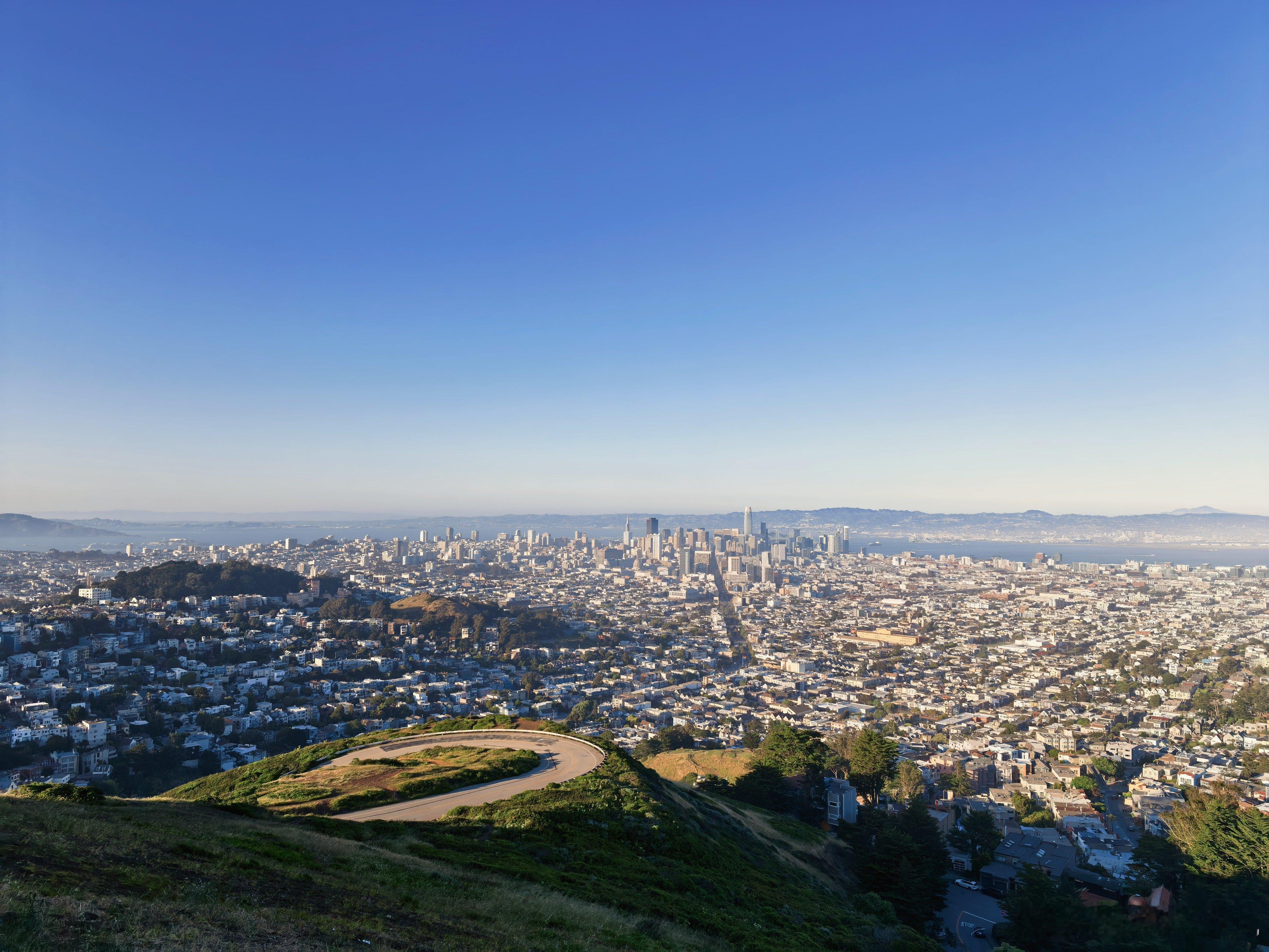 今天去金州勇士主场大通中心打卡了，虽然我不是铁杆库里粉丝，但也挺喜欢他的，而且我