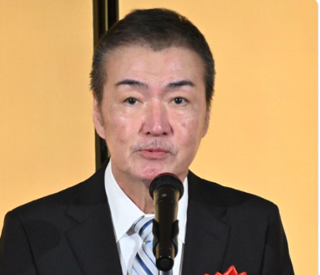 东野圭吾去世 一个日本人死了隔壁对岸那么多人泪流满面悼念不懂就问，东野圭吾是对人