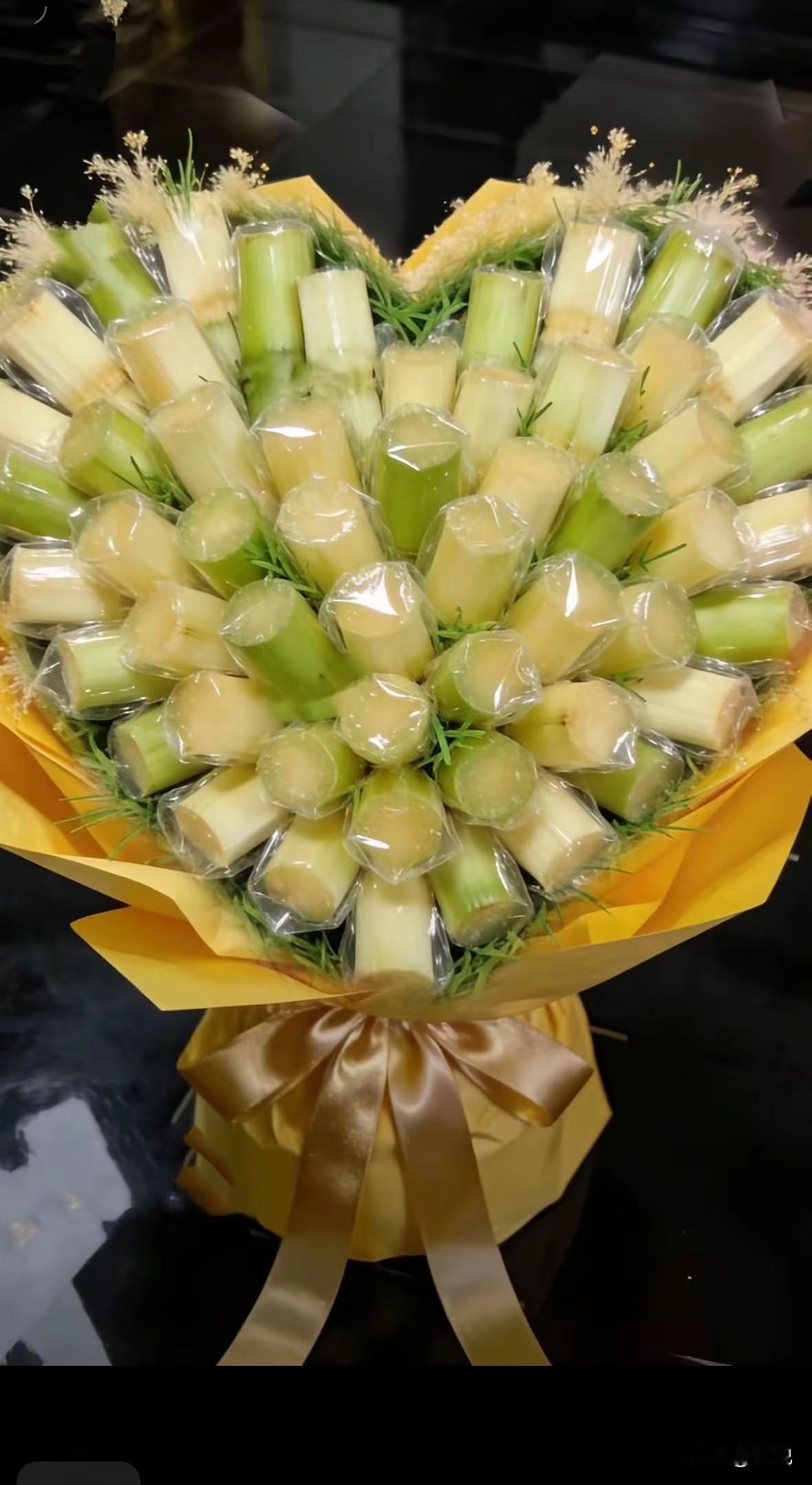 男人就像甘蔗，开始很甜，后来就没什么味道了，最后就剩下渣了……