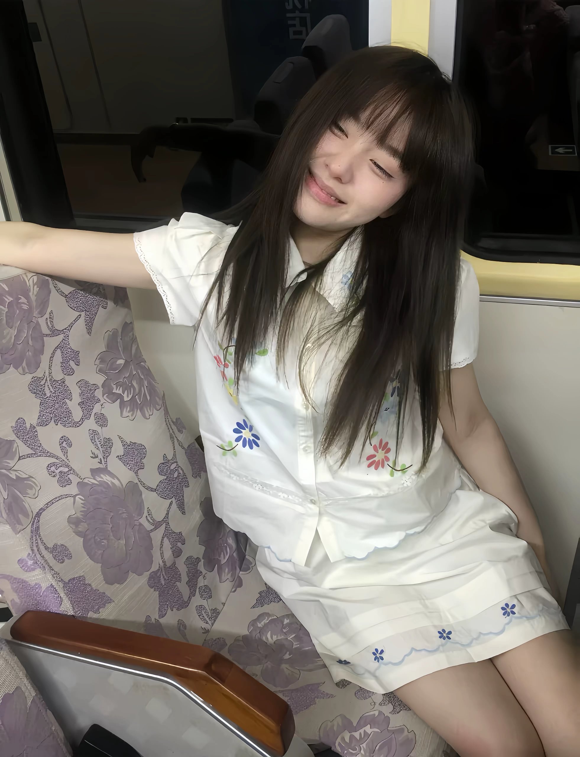 𝙒𝙚𝘾𝙝𝙖𝙩 头像分享⚝──⭒─⭑─⭒──⚝女头推荐丨背景图分享丨双
