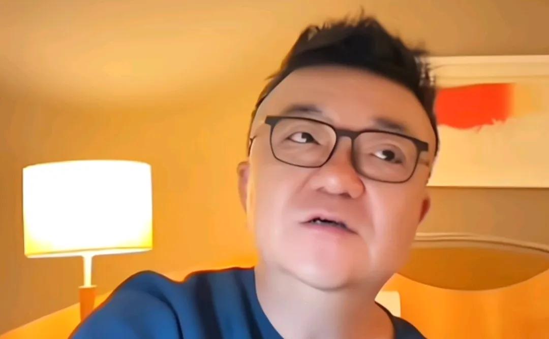足球媒体人董路爆了一个料。
董路在与杨毅连线直播时透露，有一次，他带队去打比赛，