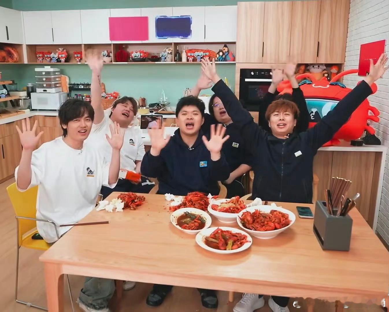 AI龙虾误入狼人杀高端局 和科技博主组队对战AI龙虾，本以为是AI碾压全场，结果