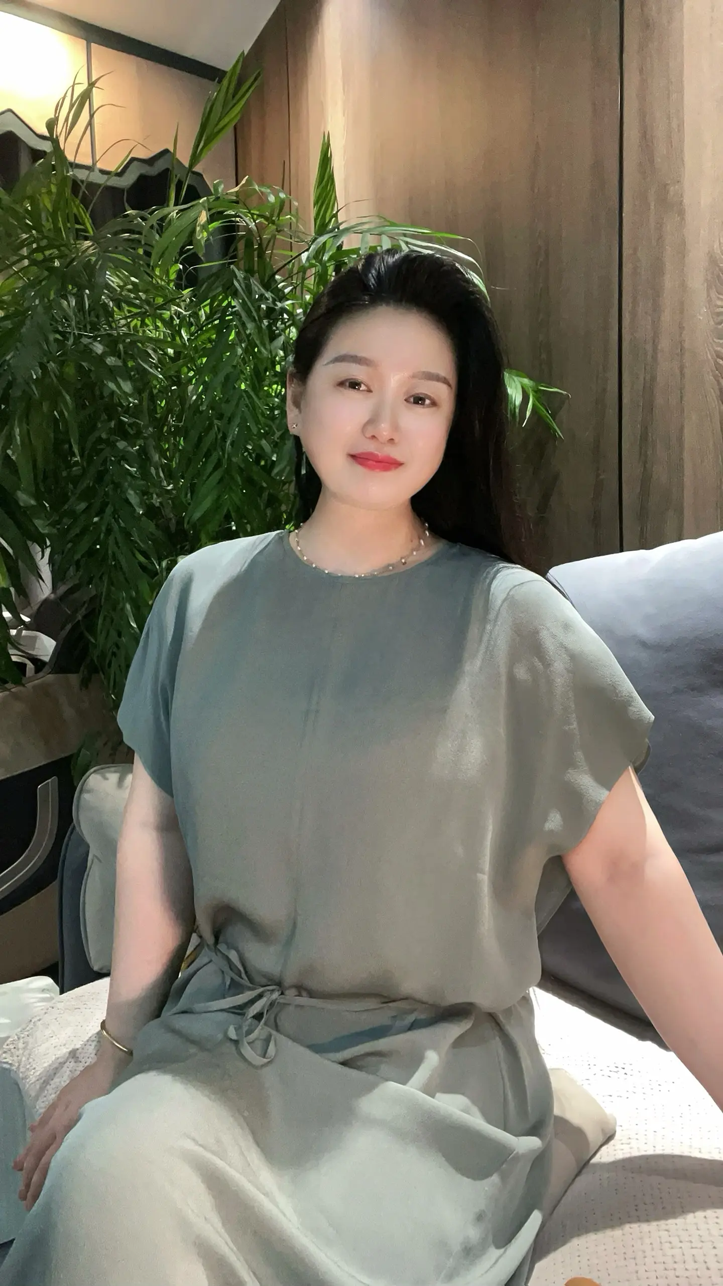 这个世界上，总会有一个人为你奔赴而来。懂你的欲言又止，护你的柔软易碎...