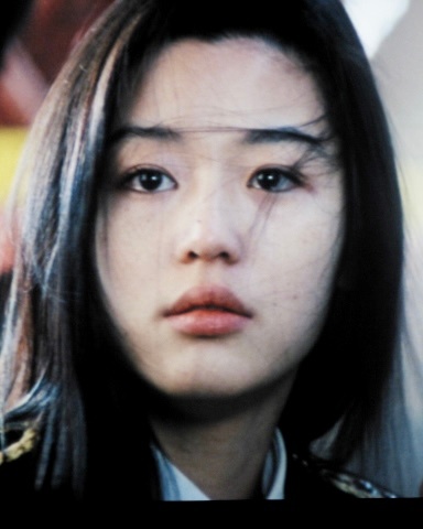 2004年，《野蛮师姐》中的全智贤。 ​​​
