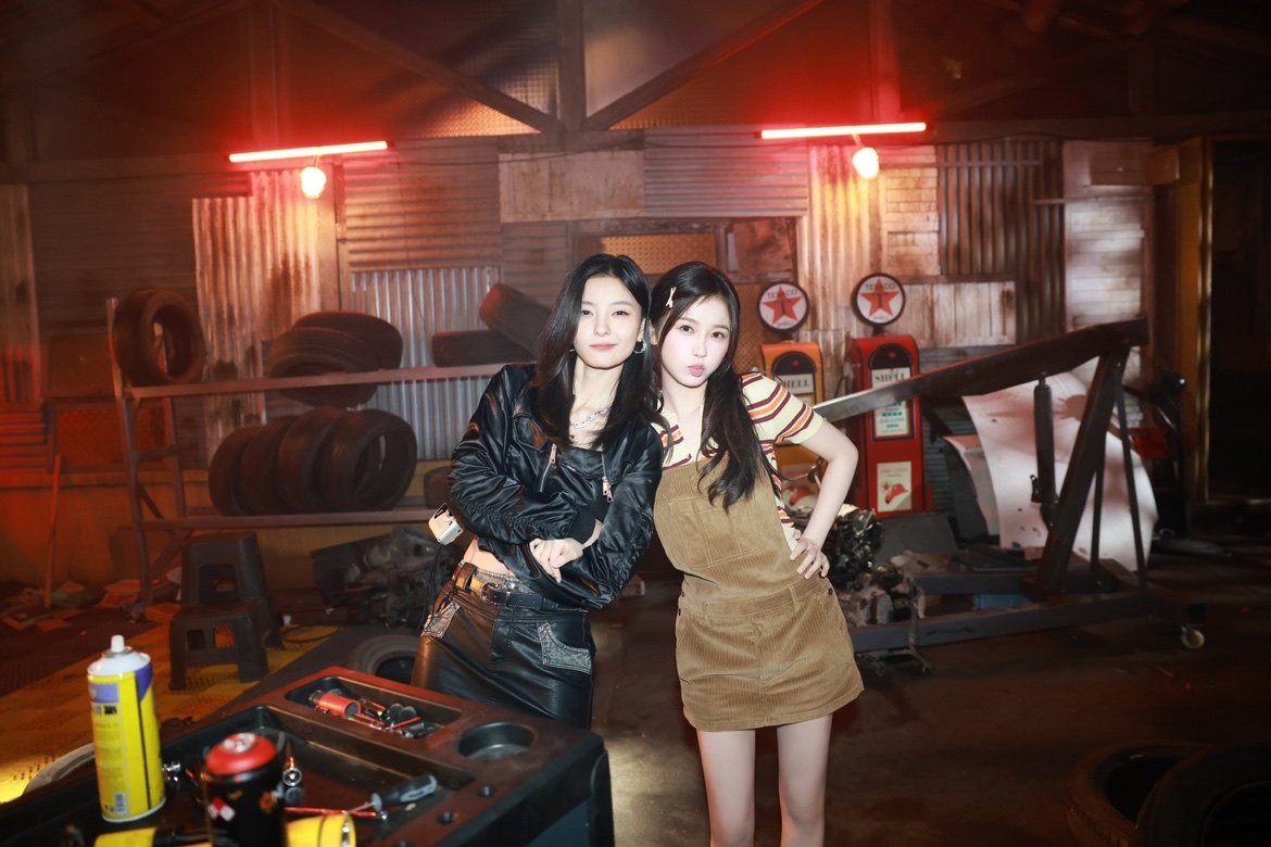 虞书欣孙美林双轨合照虞书欣孙美林合影虞书欣孙美林双轨合照虞书欣