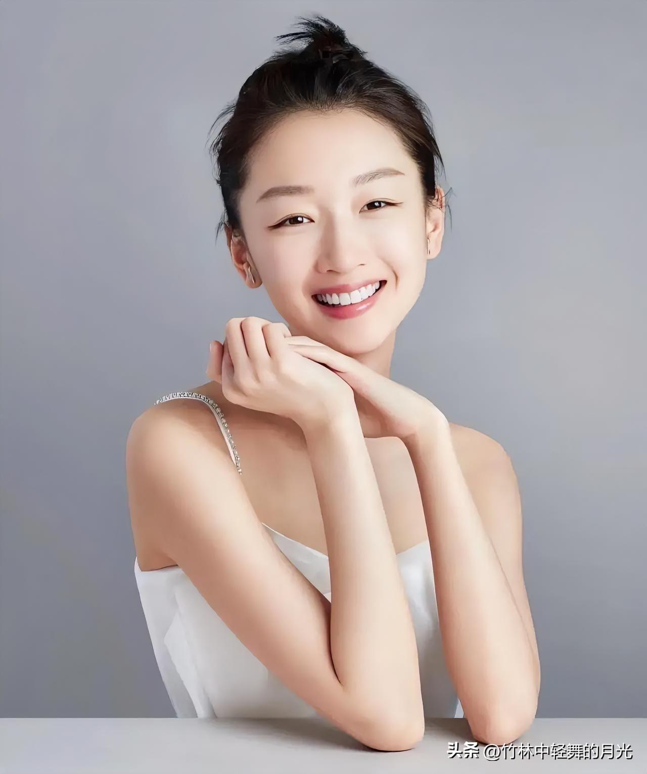 周冬雨为什么突然不拍戏了
 
不是她的花期过了，也不是她对剧本太挑剔，而是市场就