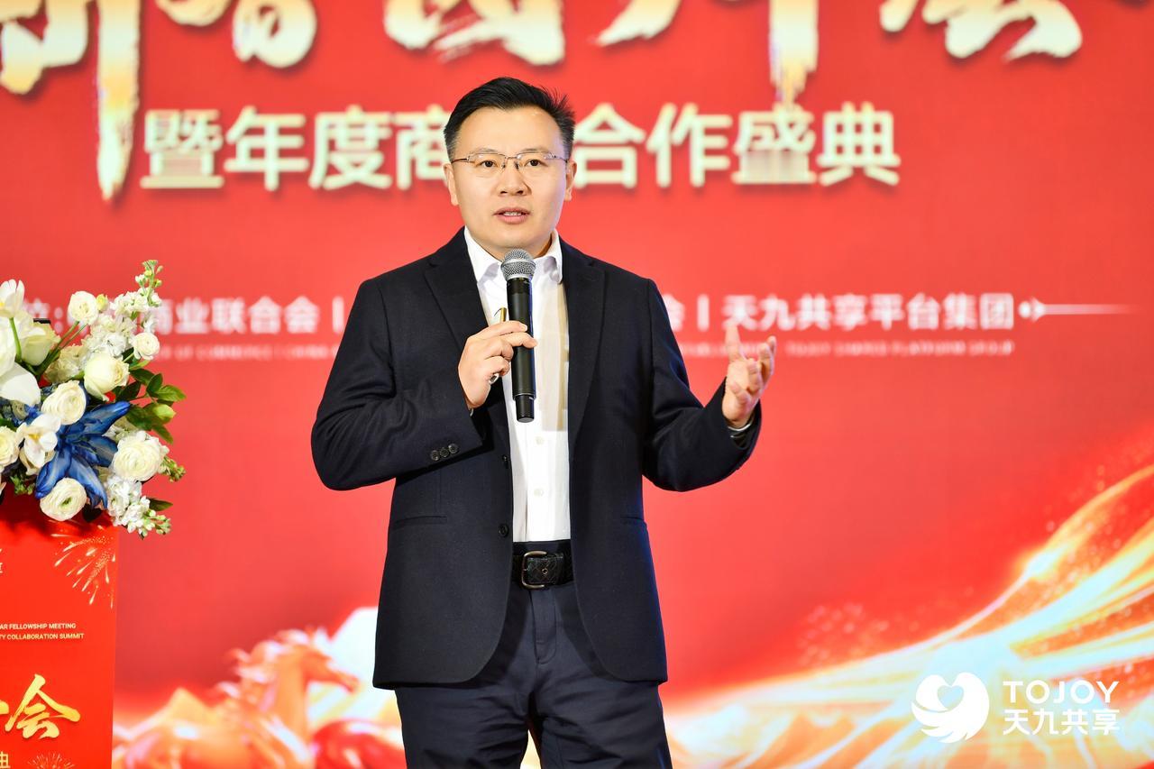 晨跑三公里，两百个俯卧撑，卷腹，哑铃，开合跳，正心正念，坚持做长期正确的事