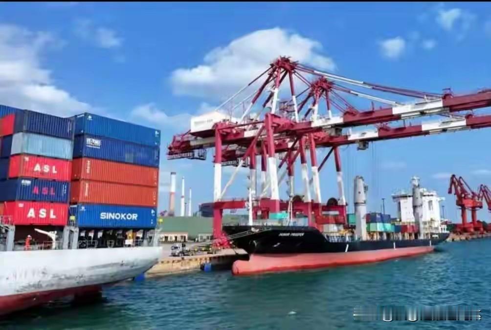 美军全方位监控拉美23座中企港口，双重标准尽显霸权，现实案例戳破美方抹黑谎言
 