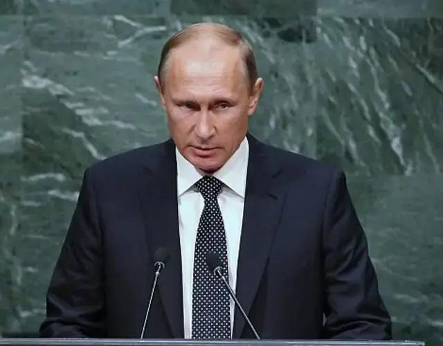 俄罗斯总统普京面对印度记者的问话，俄罗斯未来要不要重返G8，普京直接说了个字“不