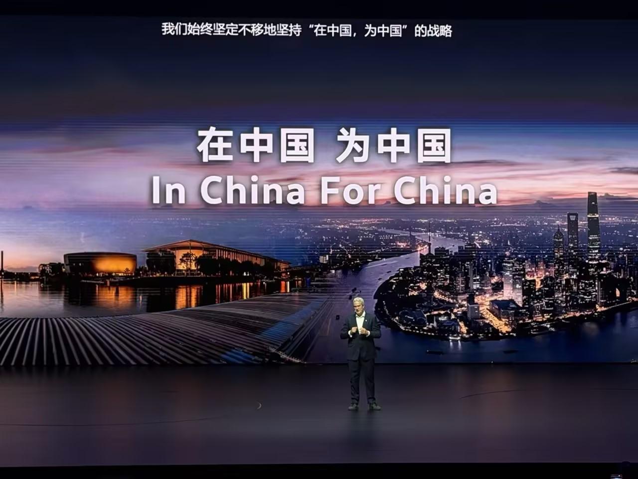 大众在中国深耕这么多年，非常了解中国用户喜欢什么，所以这次的新车是高标准的旗舰，